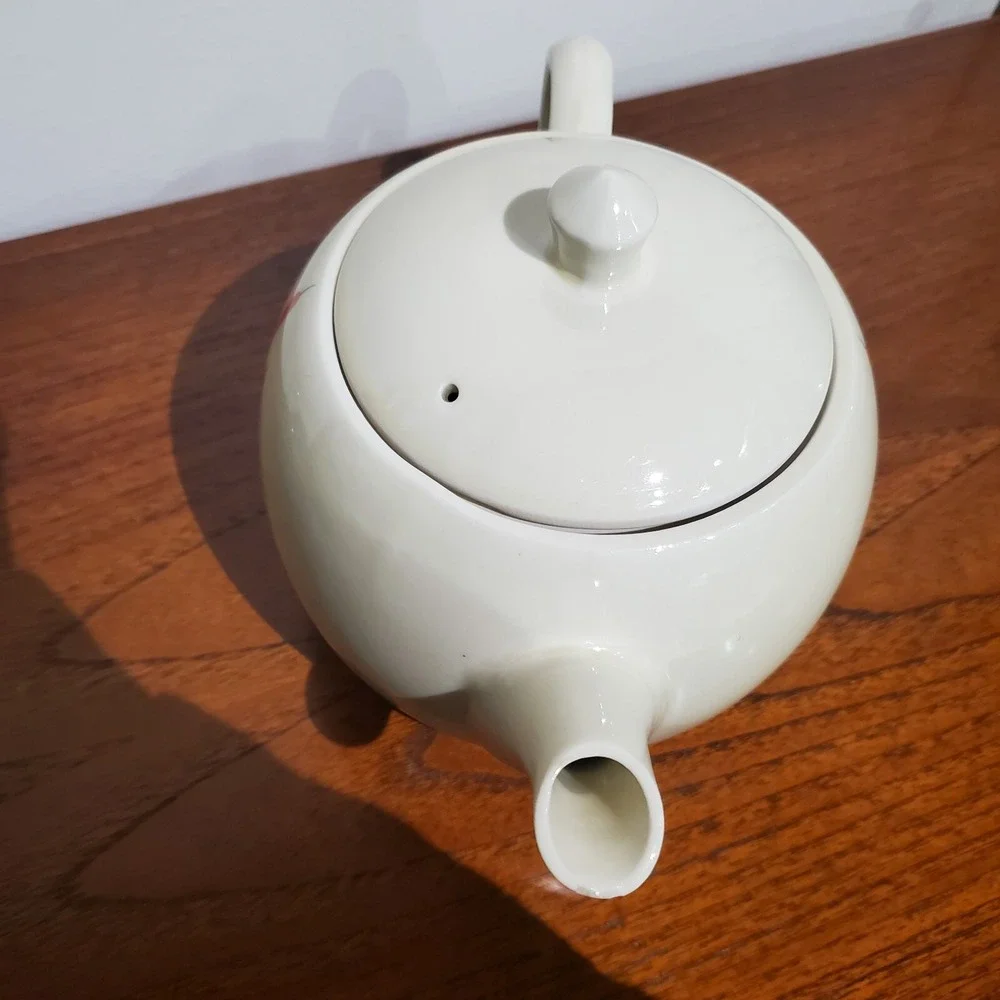 Vintage Porcelier Trademark Vitreous Hand Dec. China White Red Cat Tails‎ Teapot